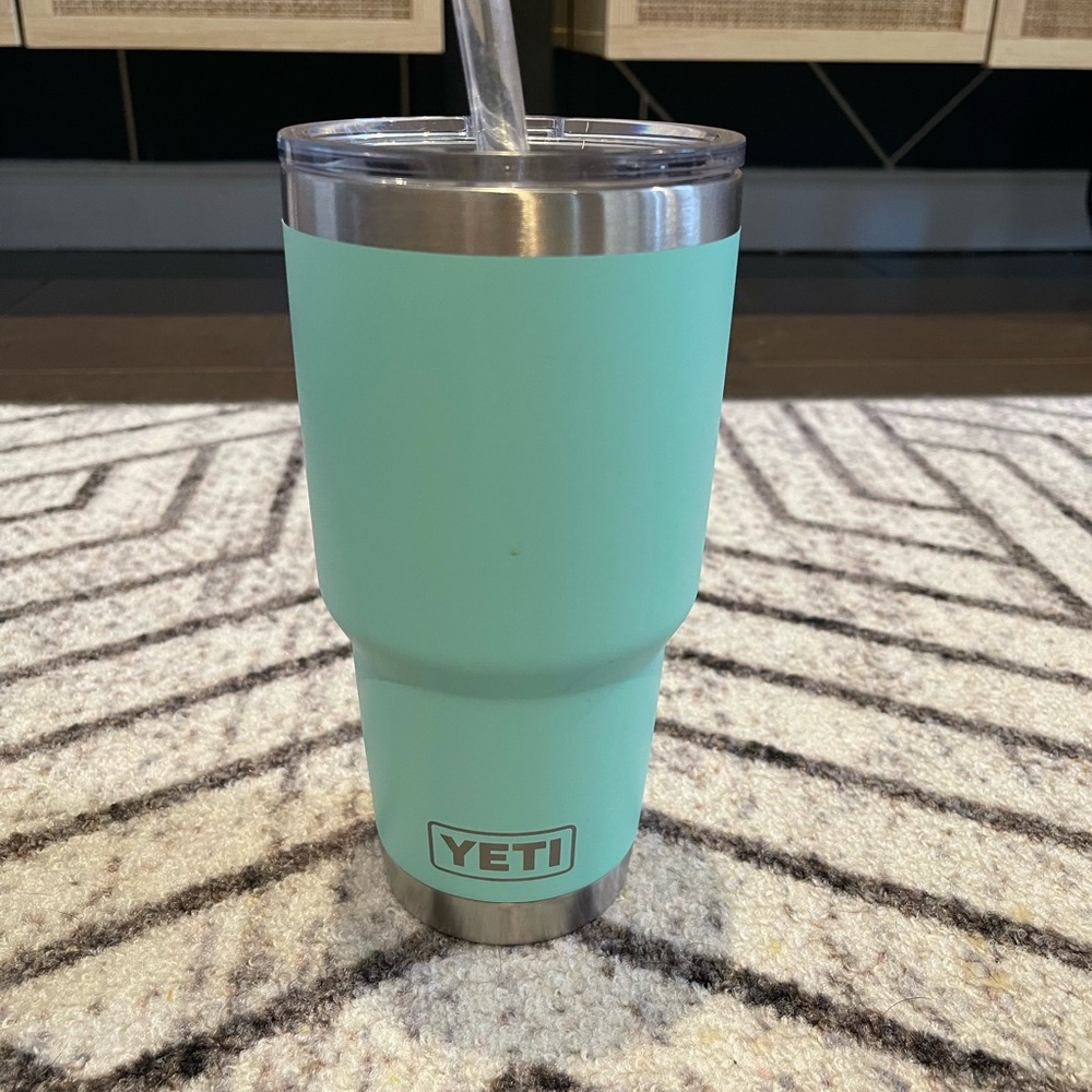 YETI Rambler 30 oz Seafoam BPA Free Tumbler with Straw Lid
